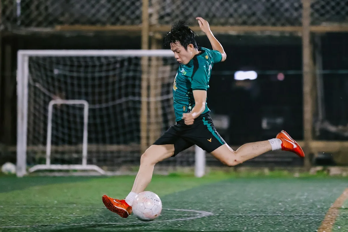 Hữu Nghĩa — Tiền vệ