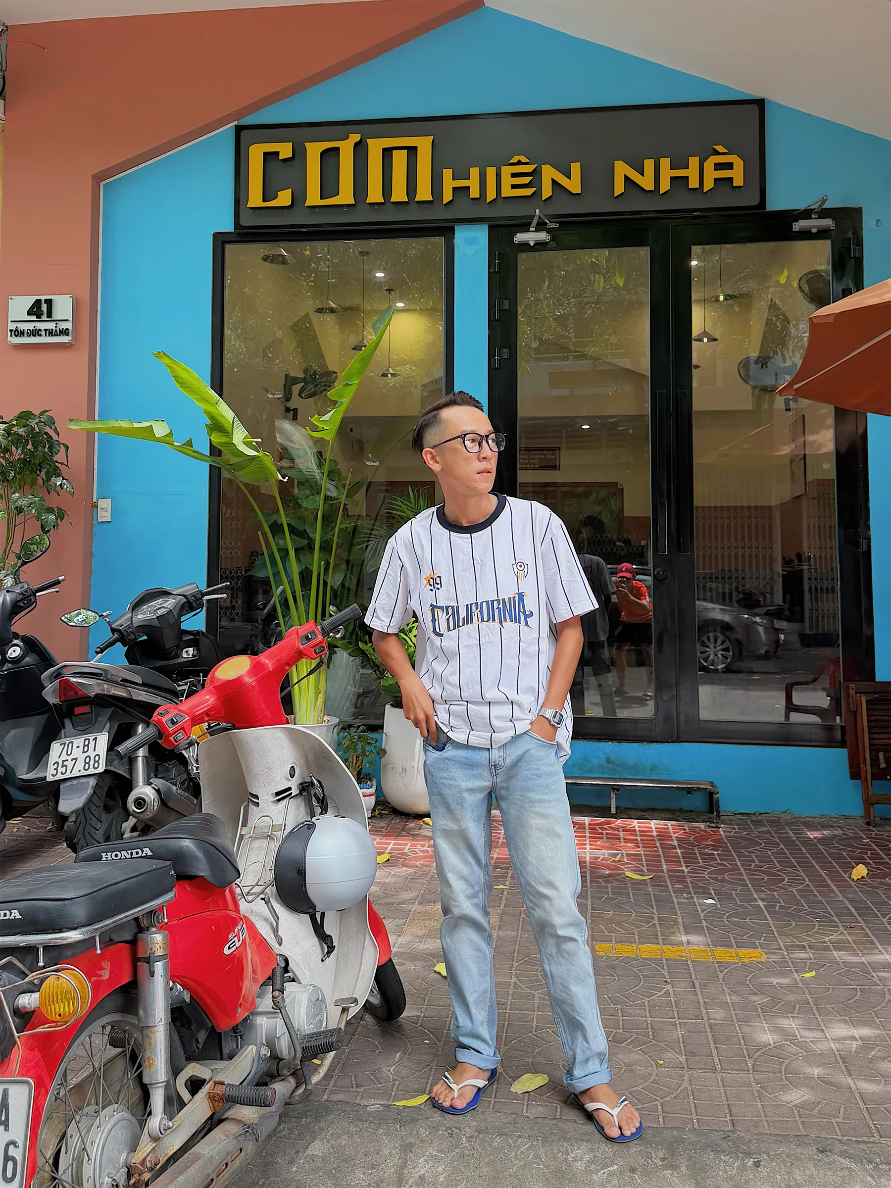 An Kỳ Co — Trung vệ