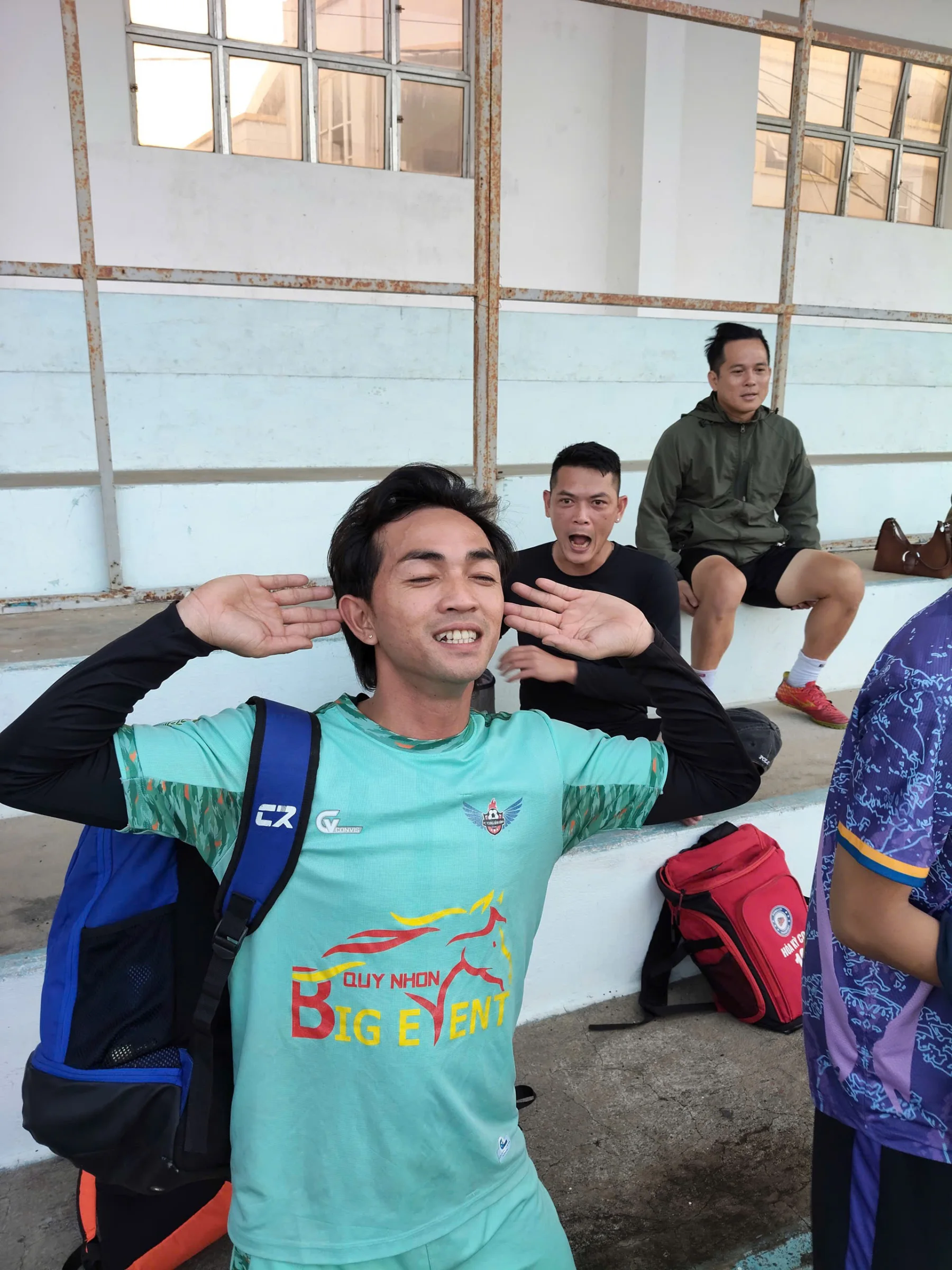 Công Ô Kê — Hậu vệ